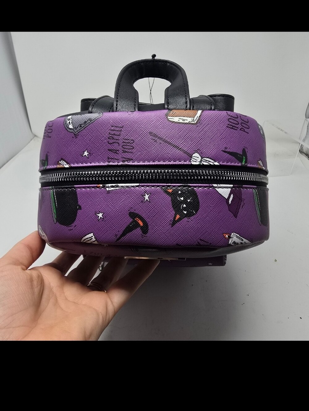 NWT Disney Bioworld Hocus Pocus Icons Mini Backpack Purple Black Movie - Picture 9 of 10